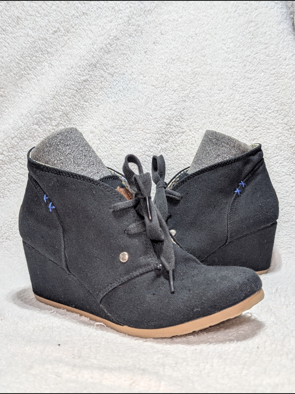 Mad Love Women's 10 Black Canvas Lace-Up Wedge Ankle Booties Tan Sole